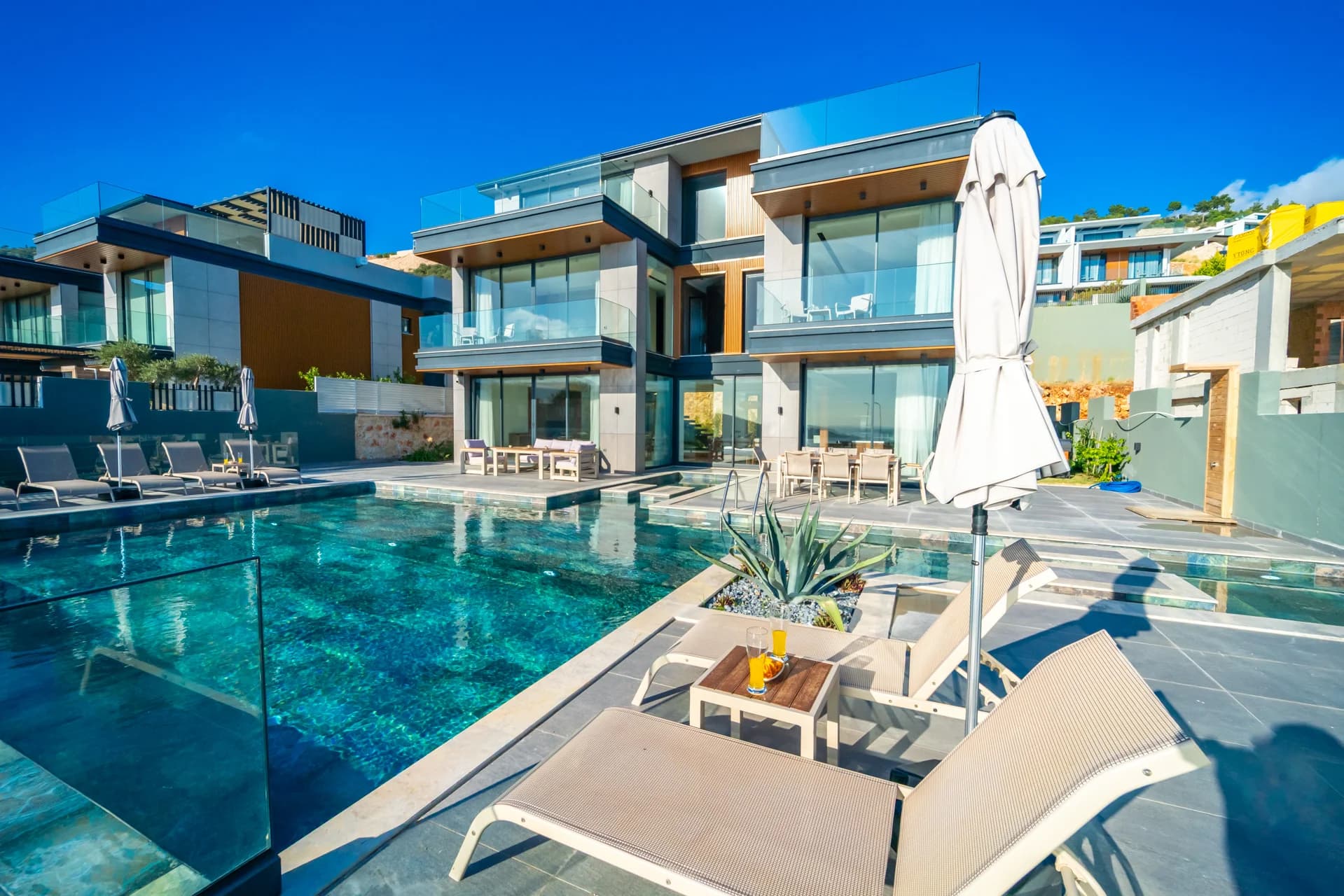 Изображение виллы 32