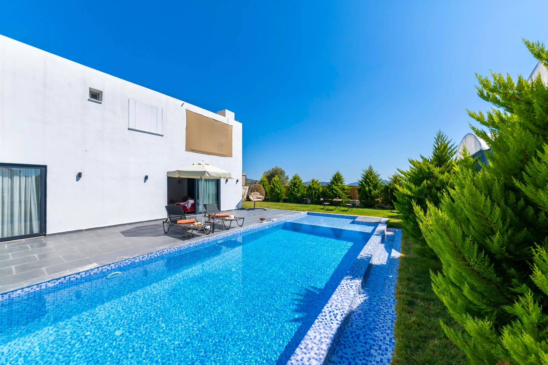 Villa image 2