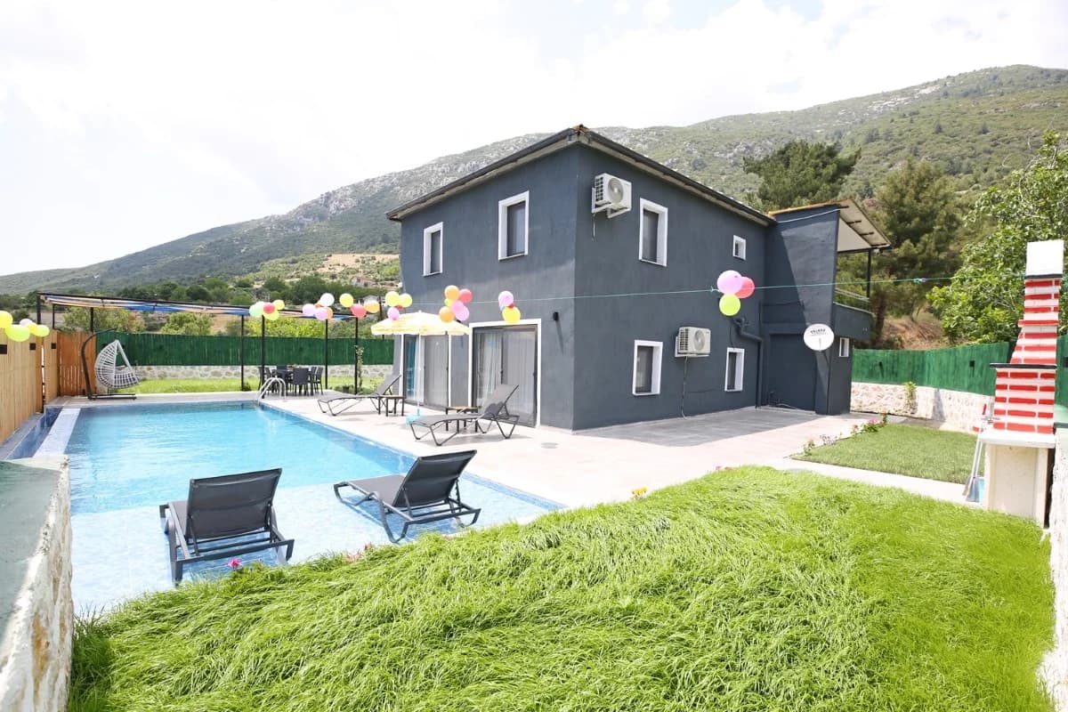 Villa image 1