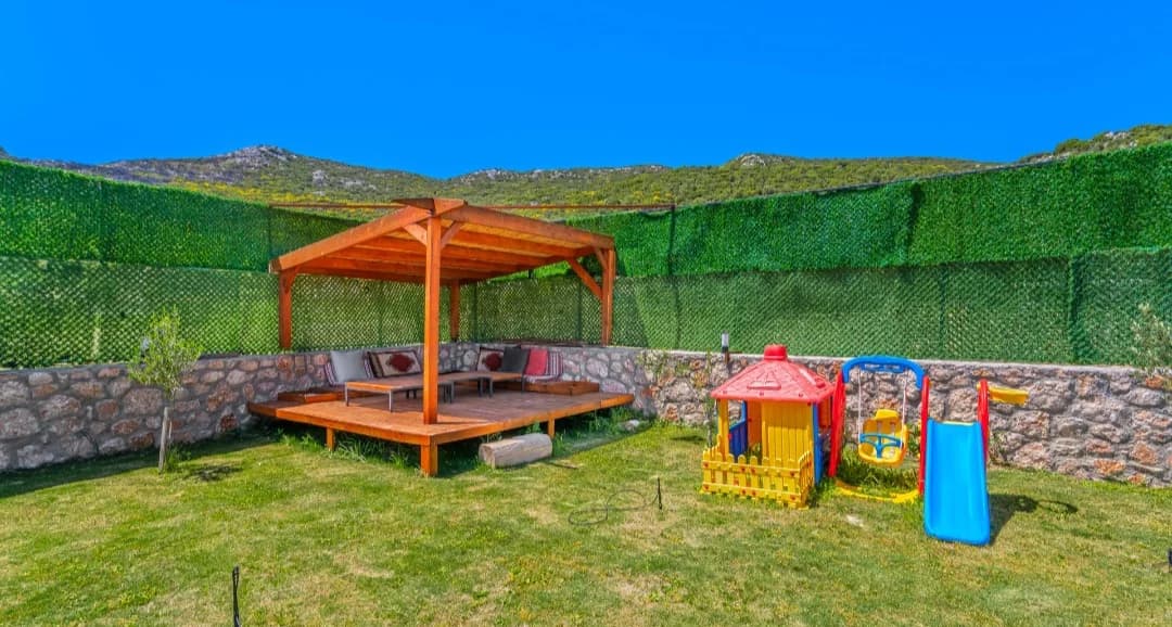 Villa Sarı 10