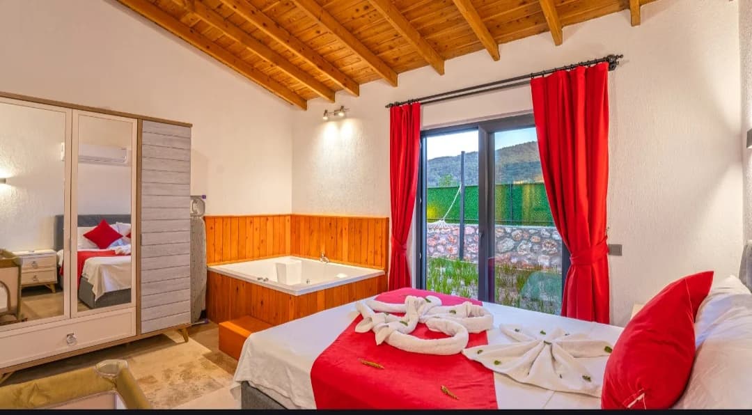 Villa Sarı 15