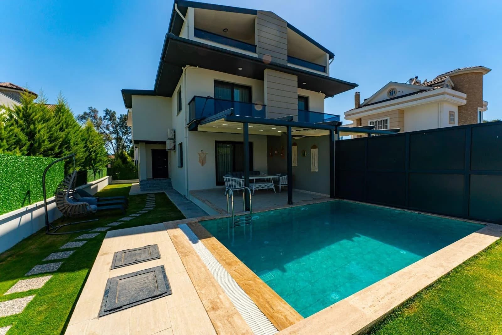 Villa image 2