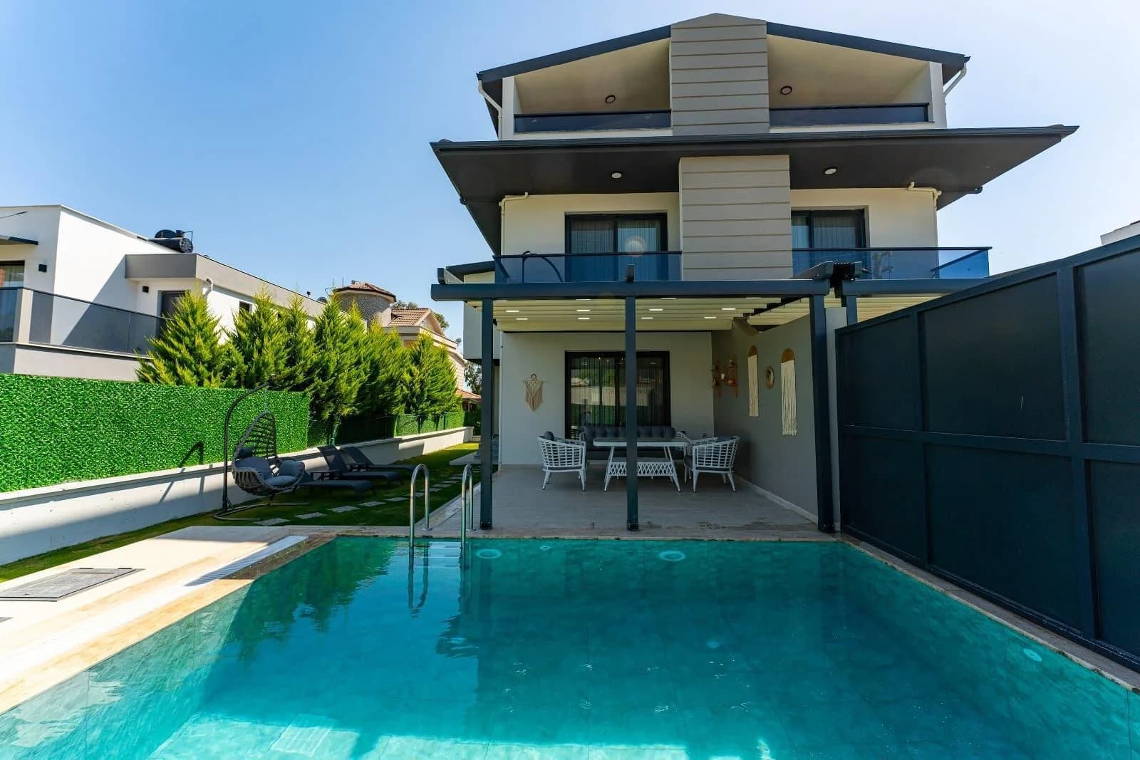 Villa image 1