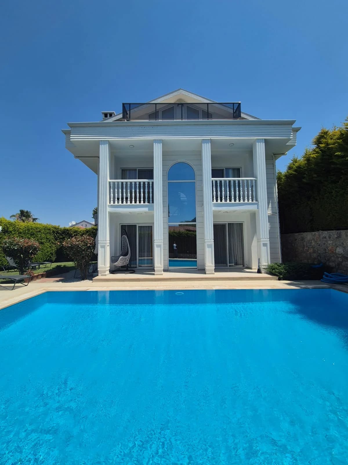 Villa image 1