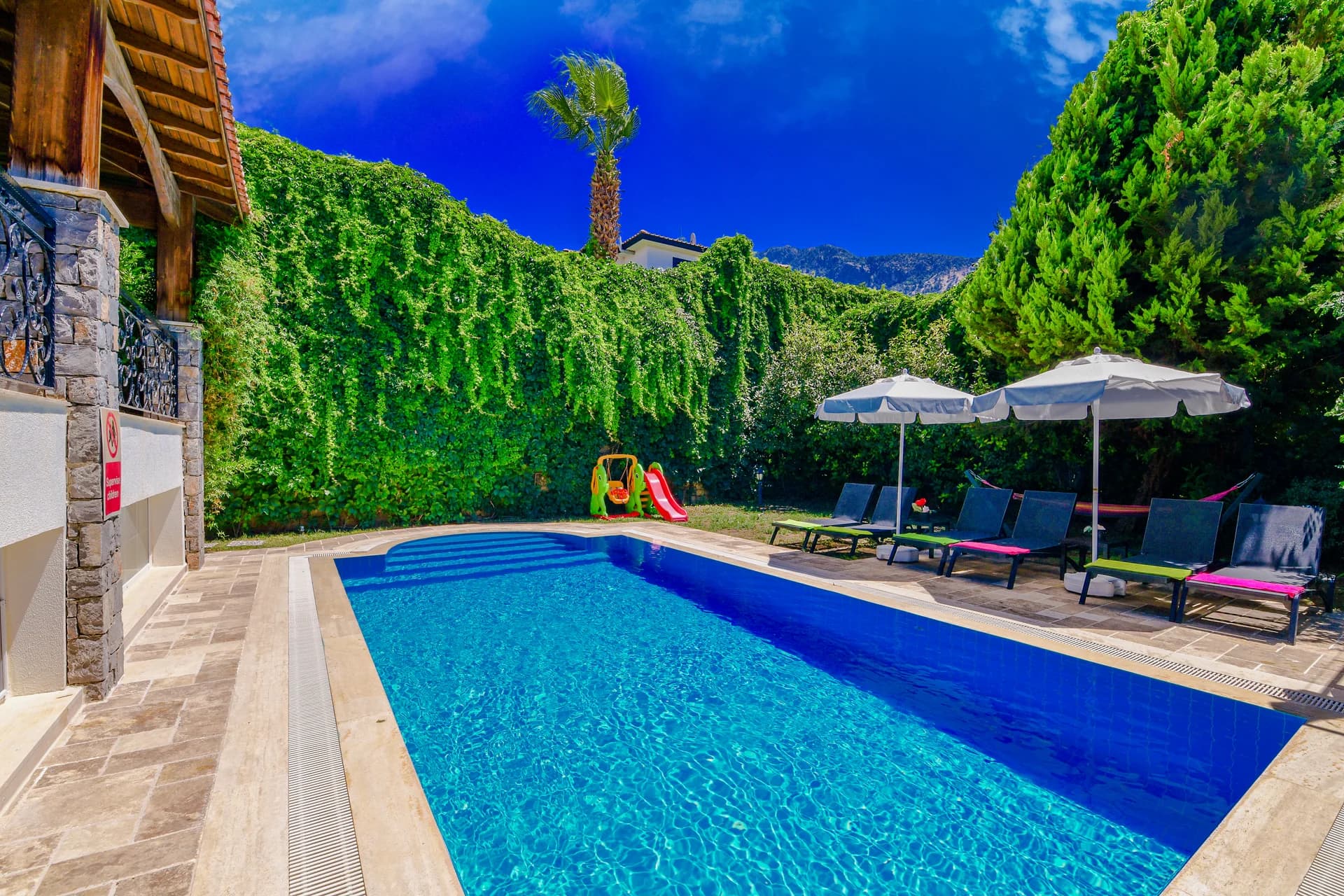 Villa Mercury 2