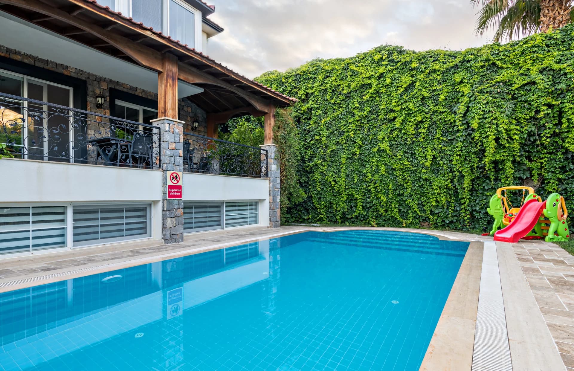 Villa Mercury 5