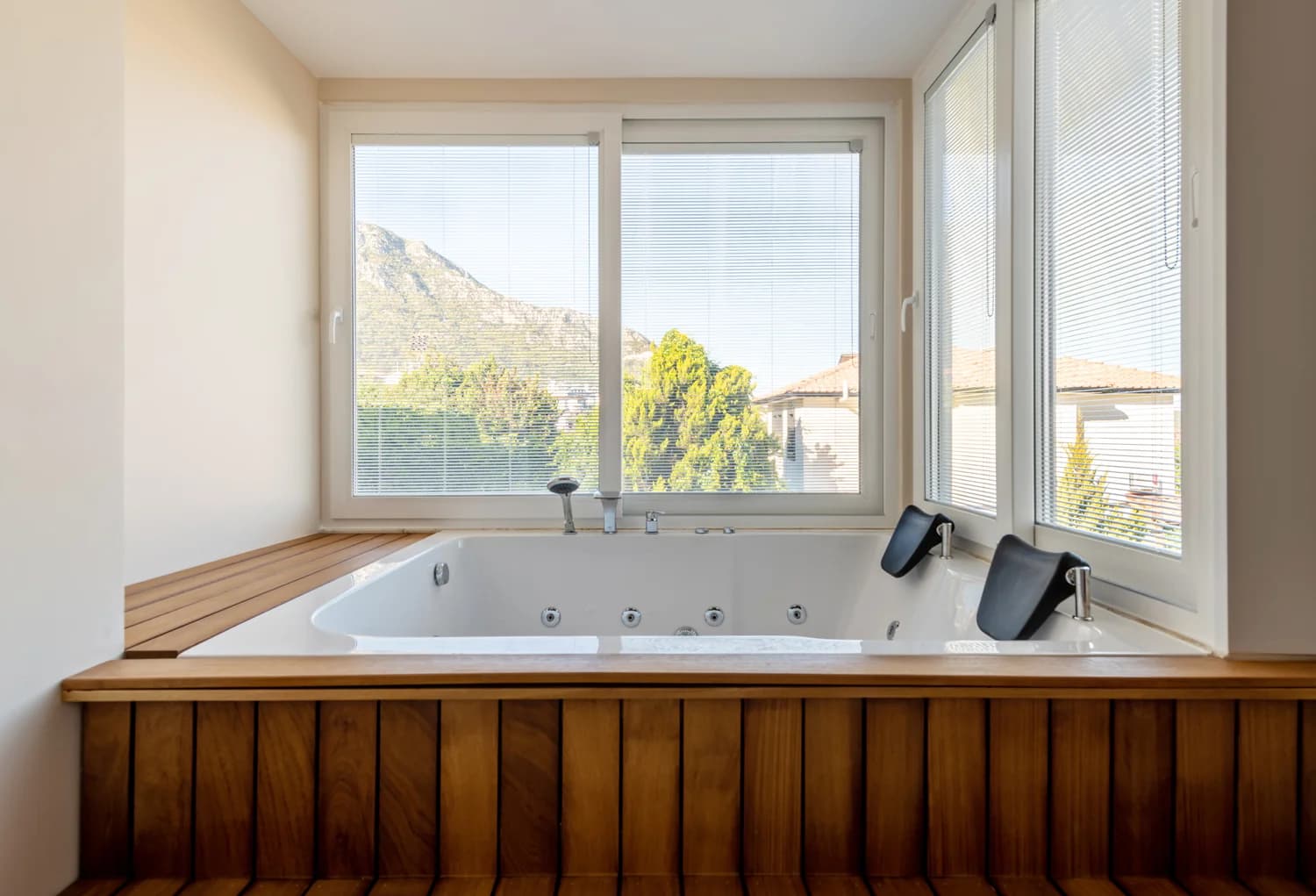 Villa Mercury 18