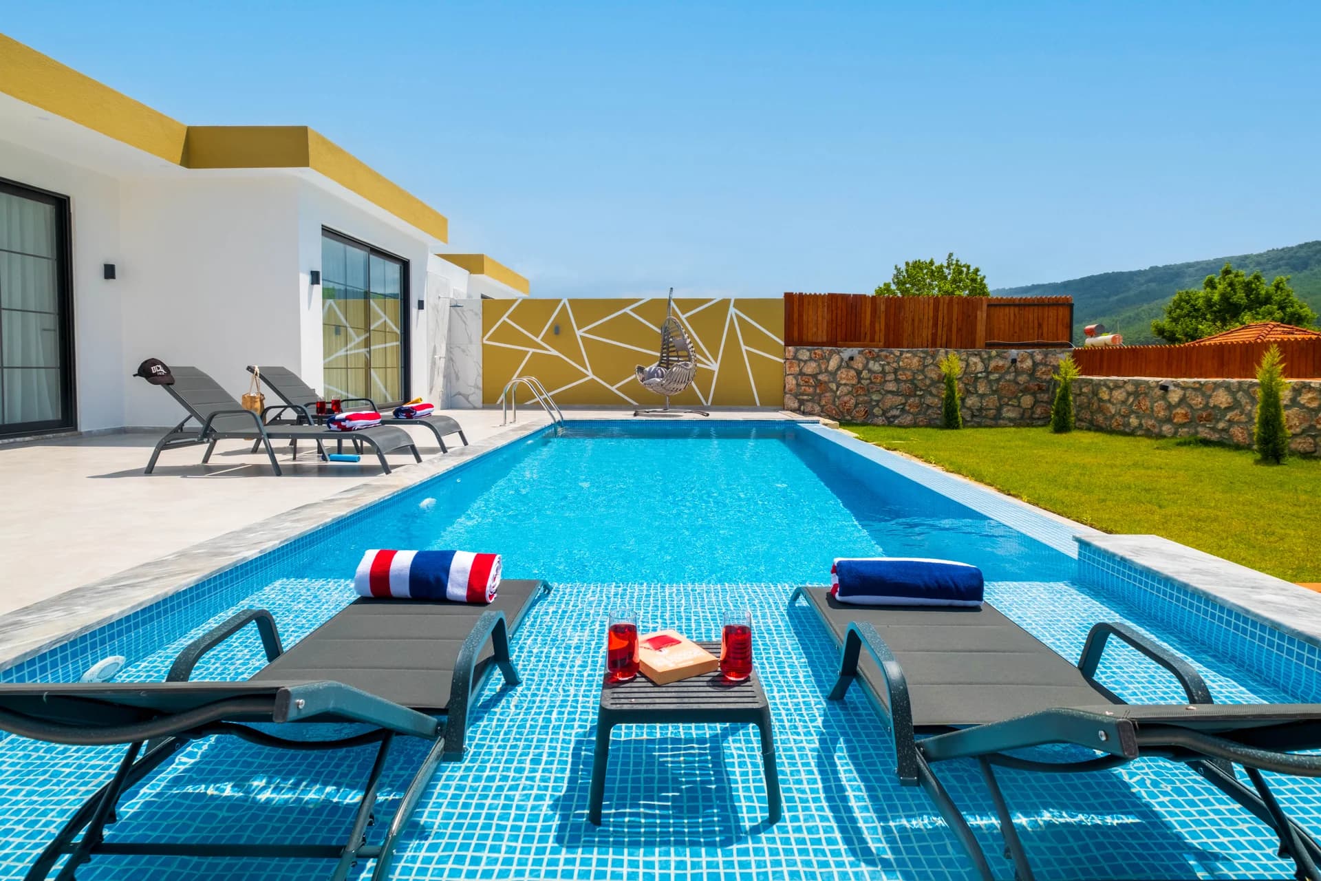 Villa Gold Star 9