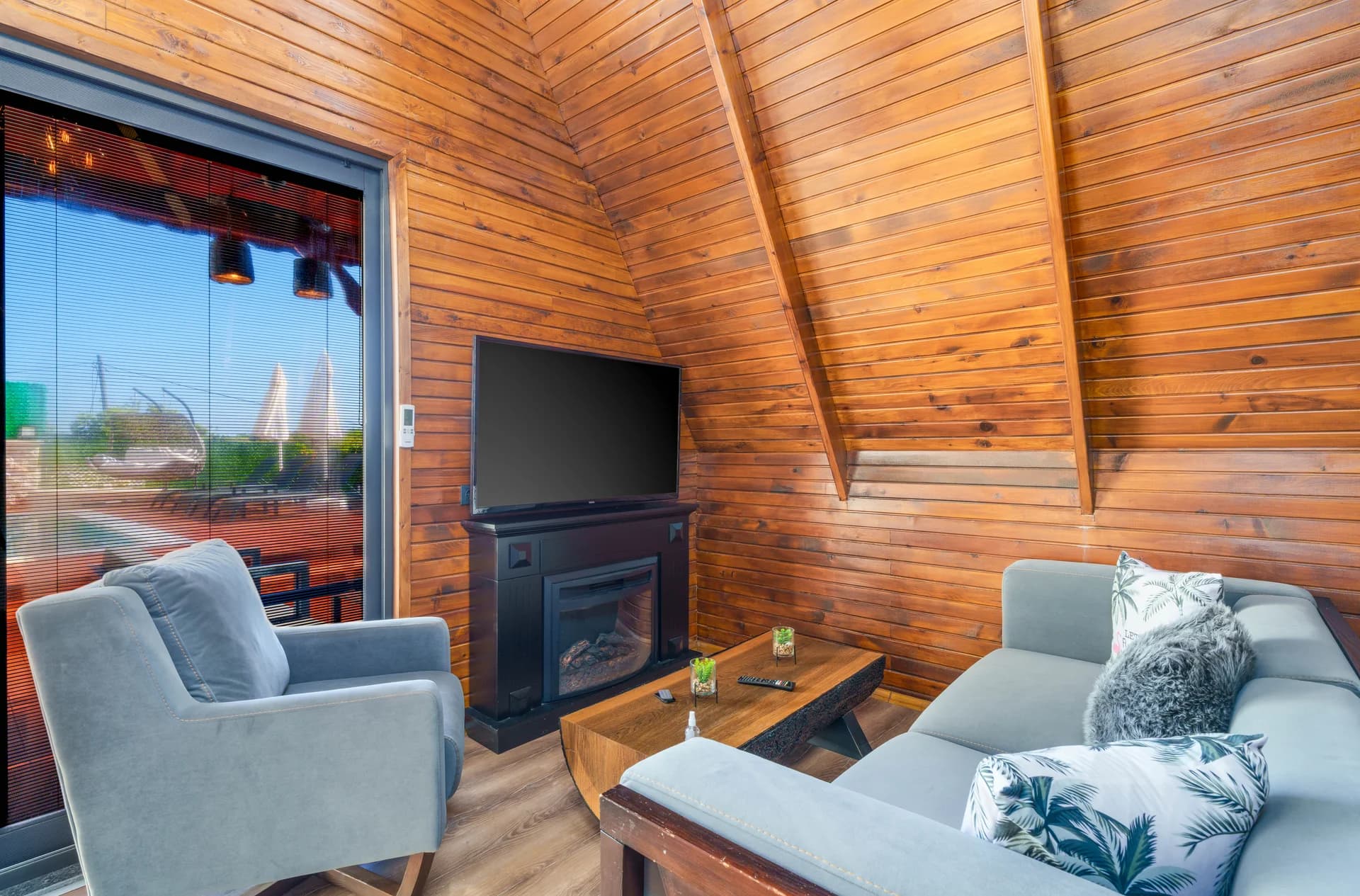 Villa Flame 25