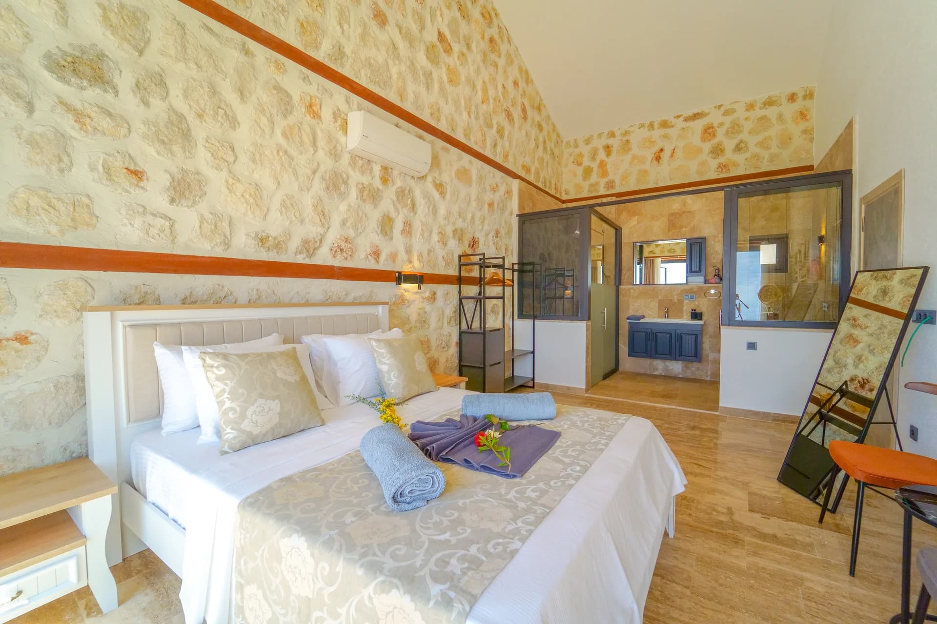 Villa Loreal 27