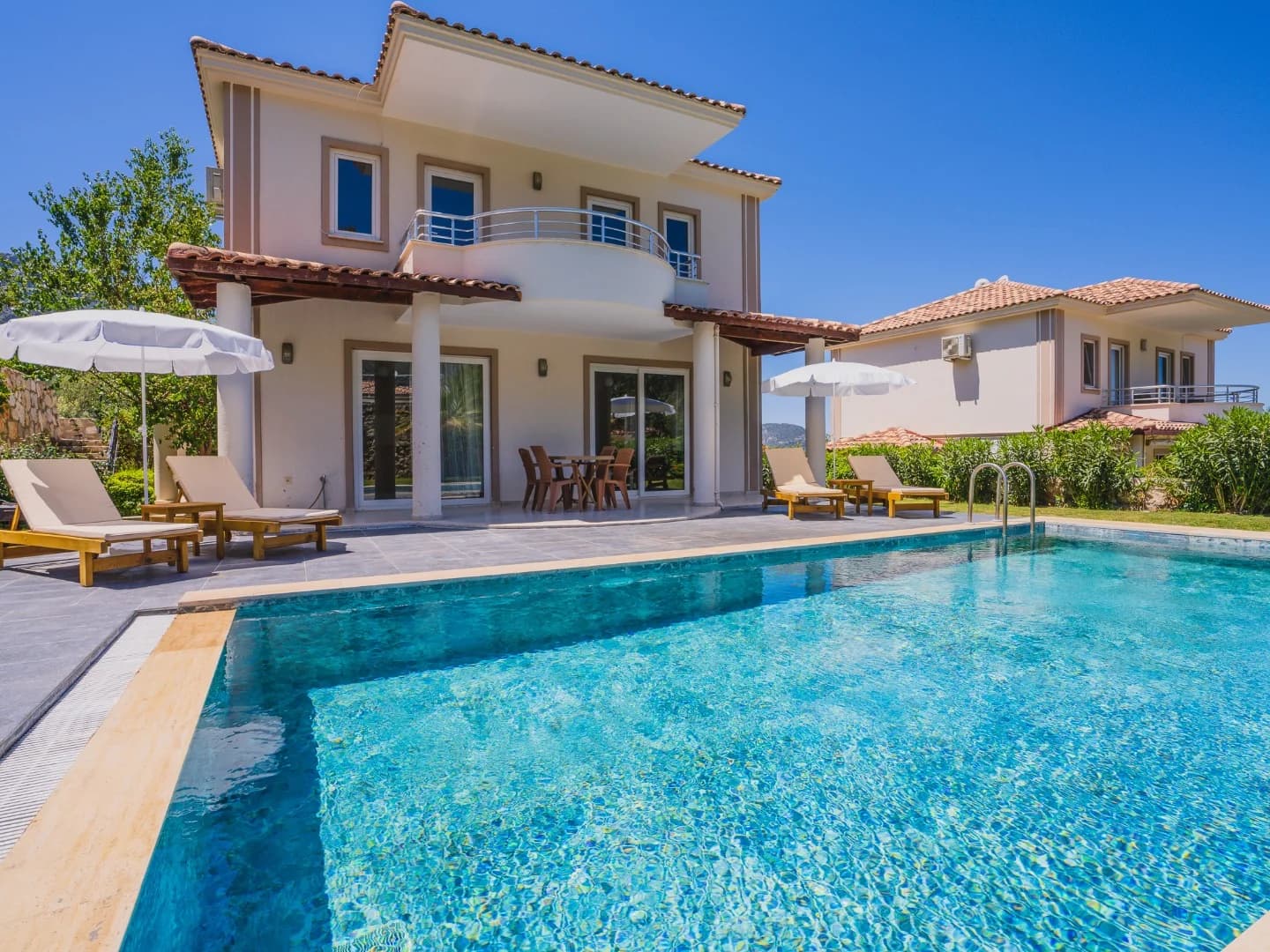 Villa Royce 11 1