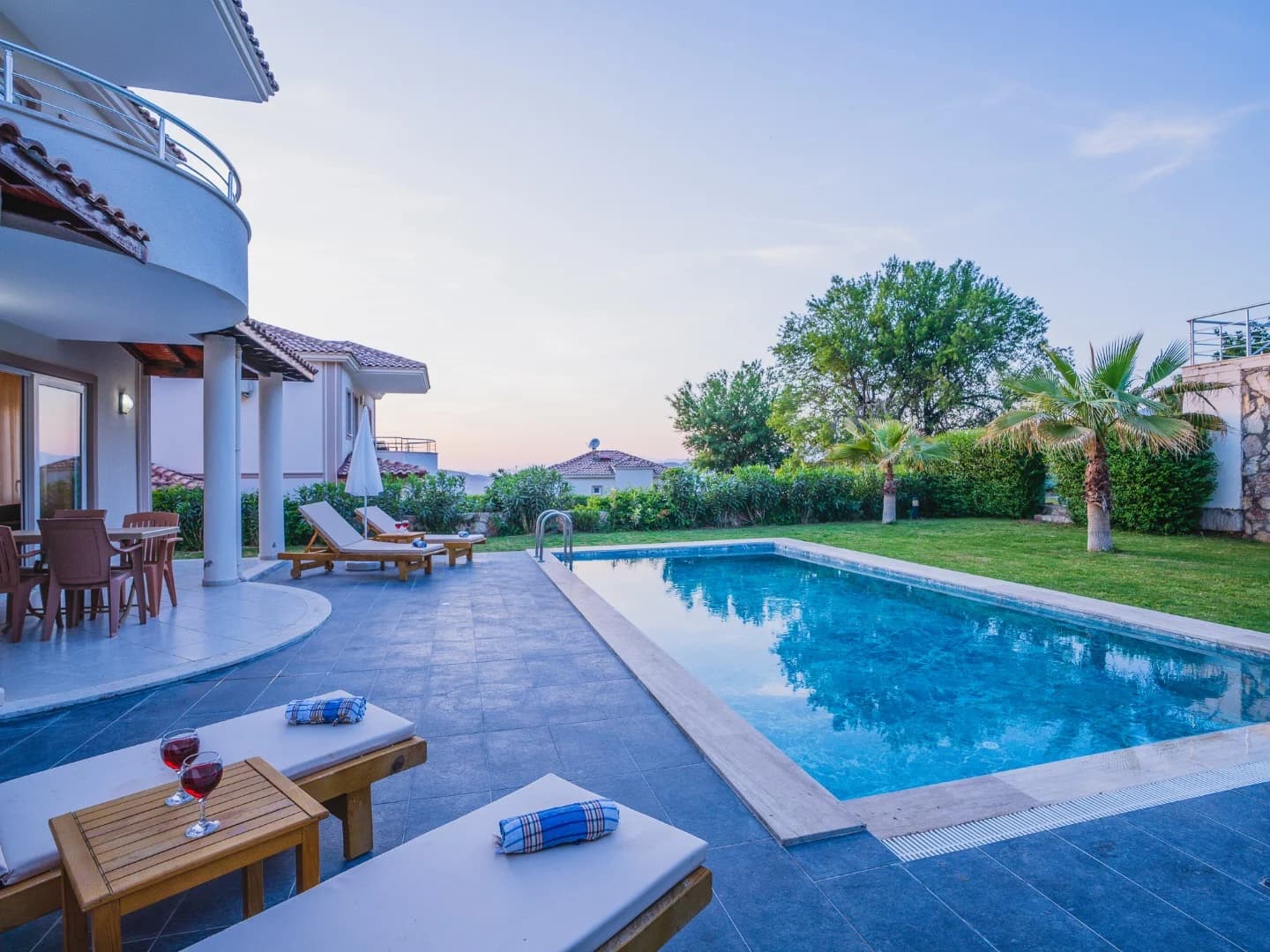 Villa Royce 11 5