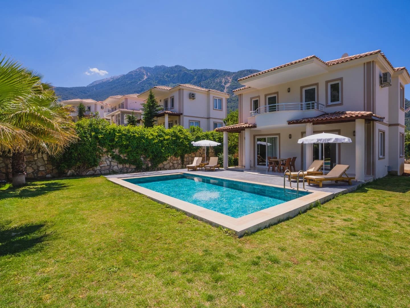 Villa Royce 11 7