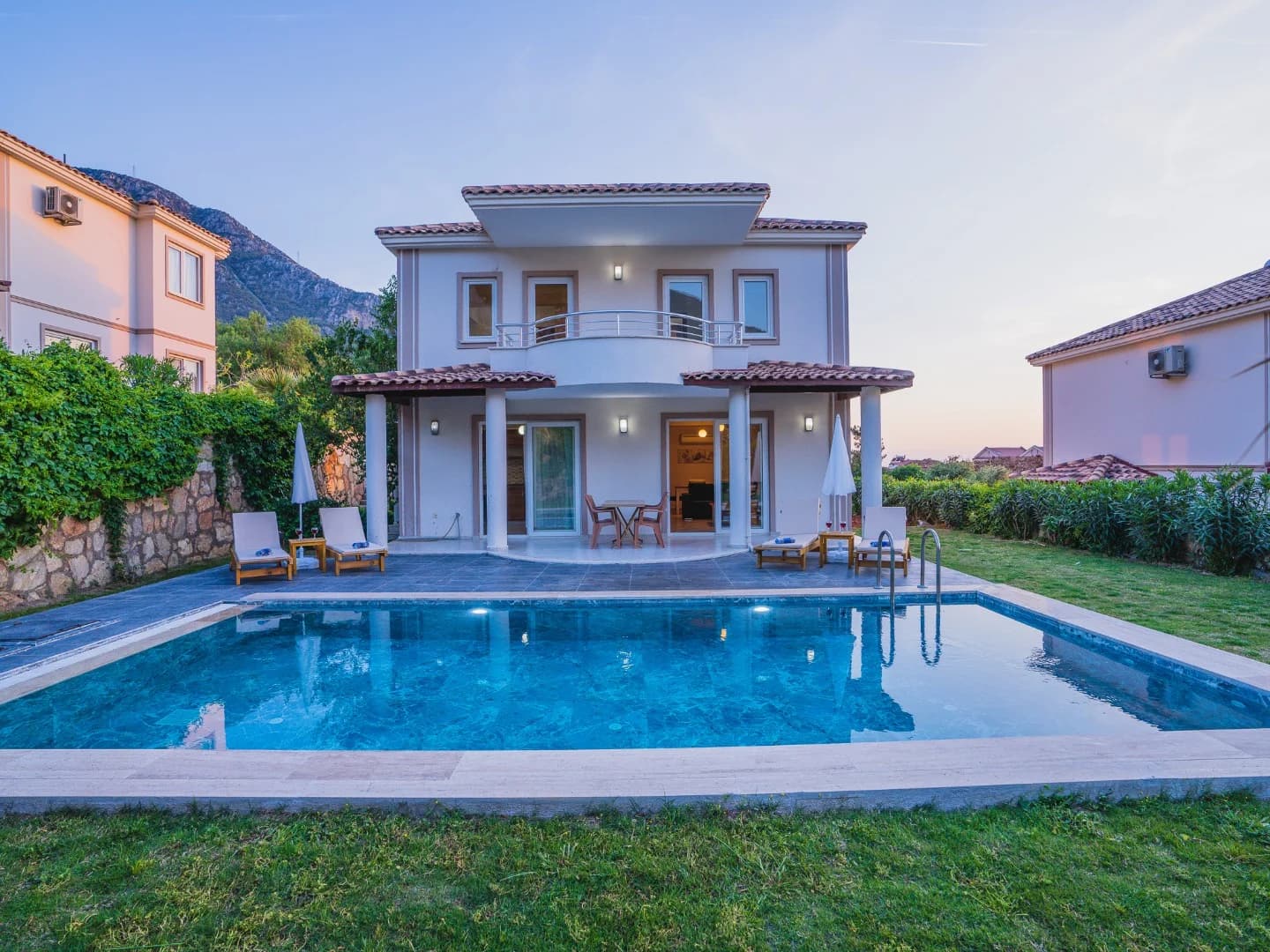 Villa Royce 11 10