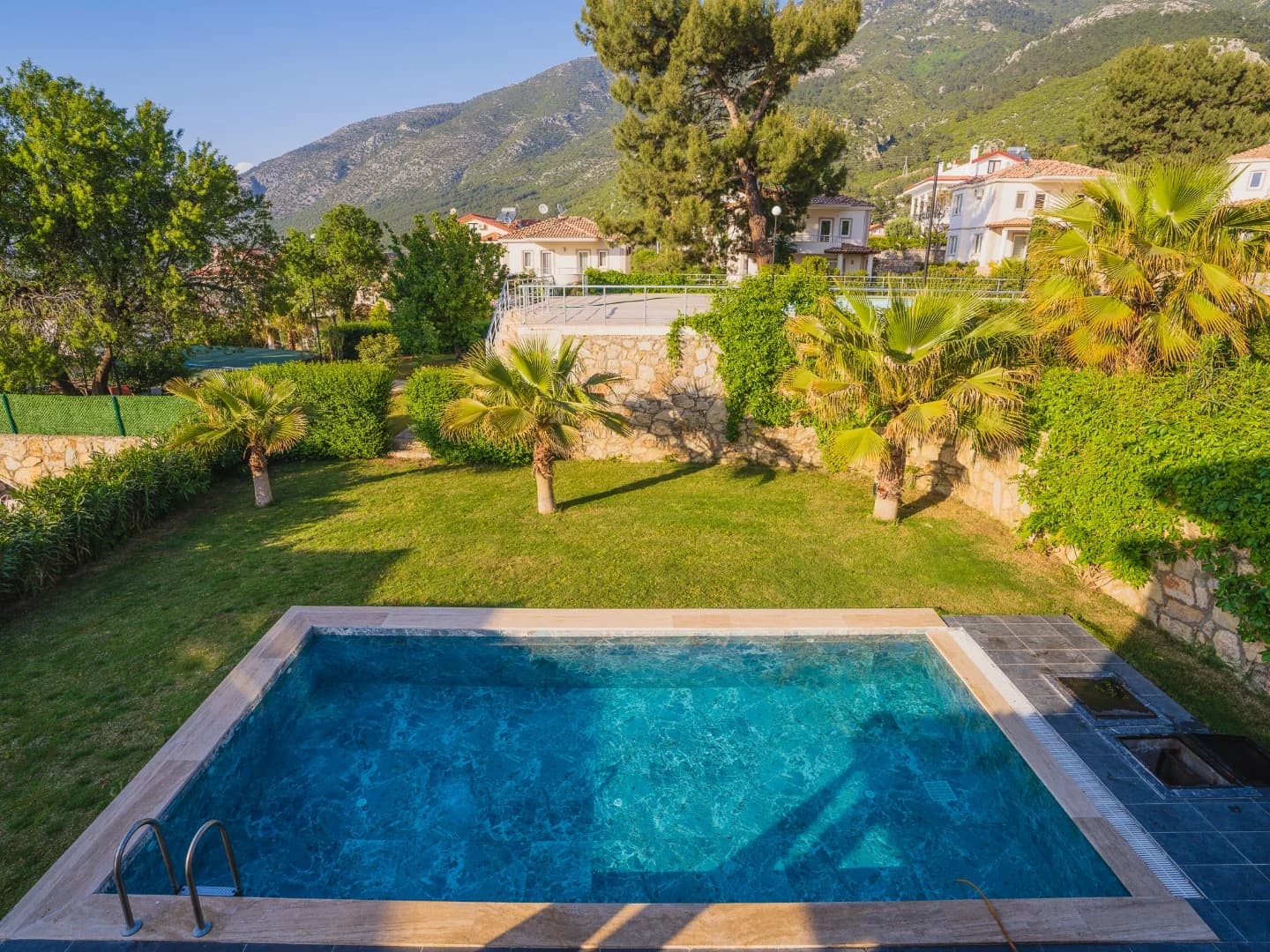 Villa Royce 11 14