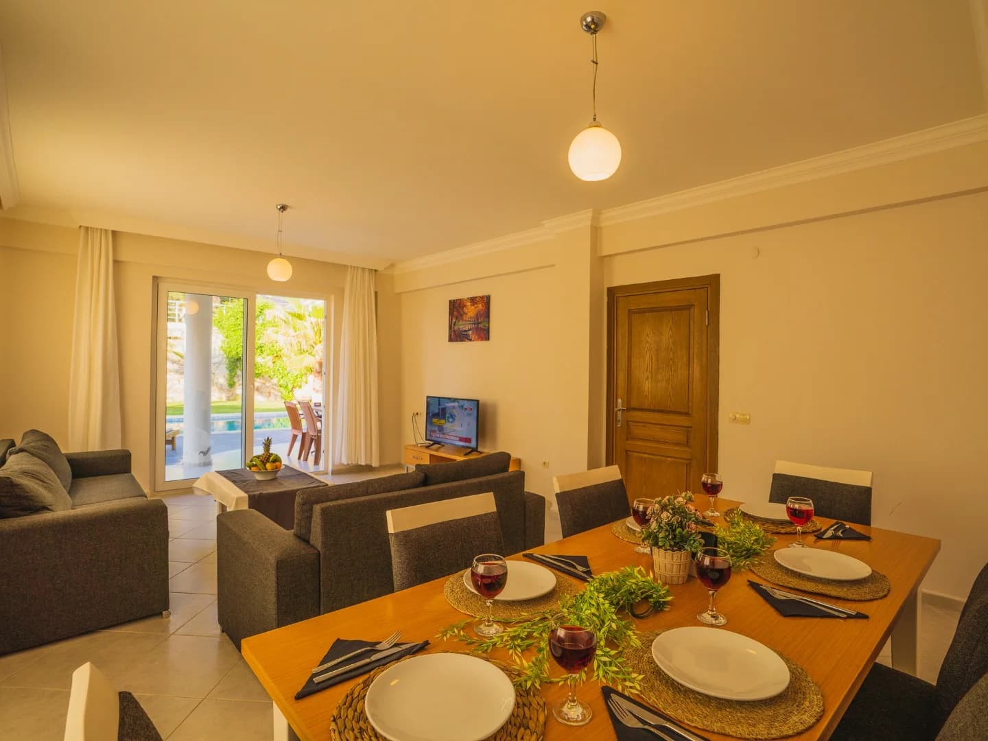 Villa Royce 11 18