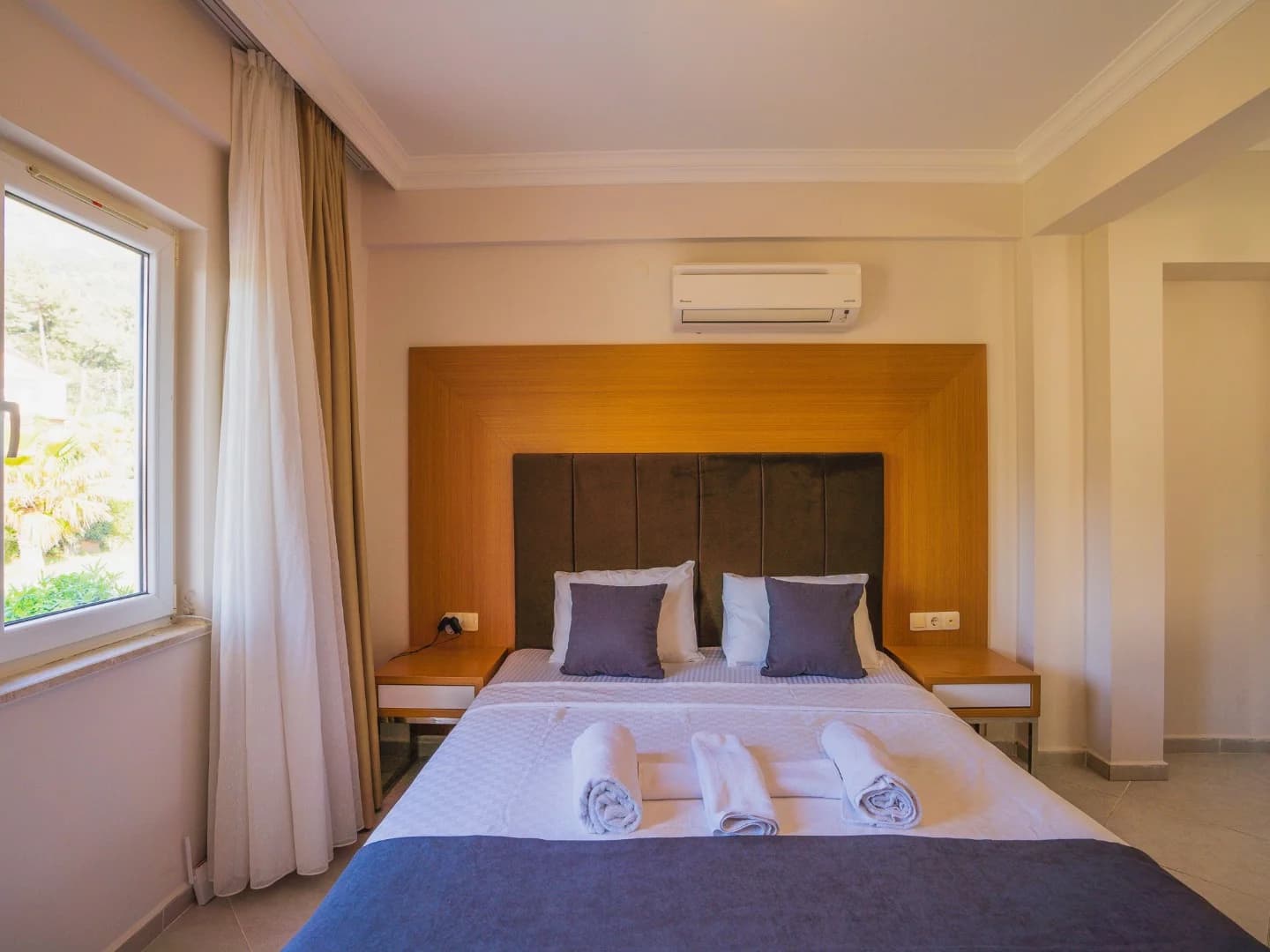 Villa Royce 11 25
