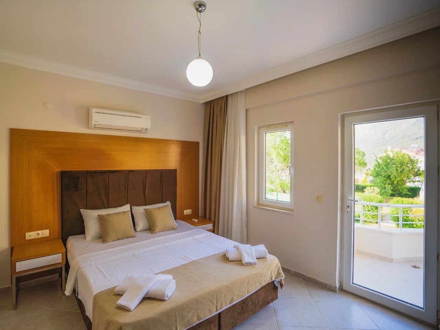 Villa Royce 11 28