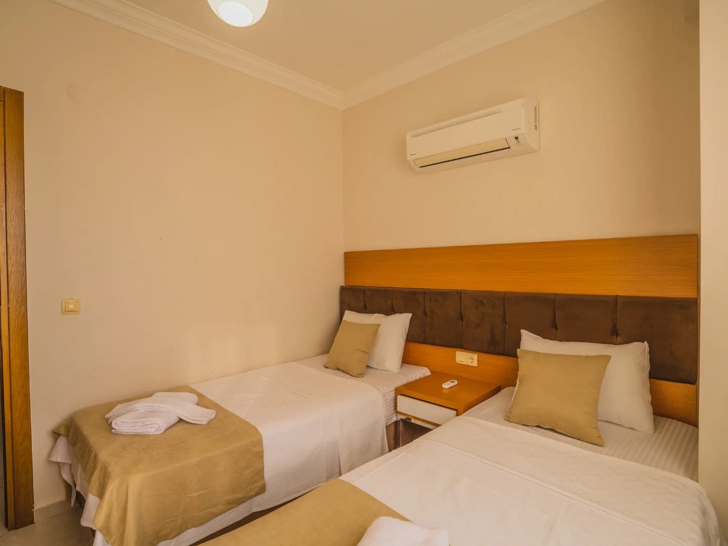 Villa Royce 11 33