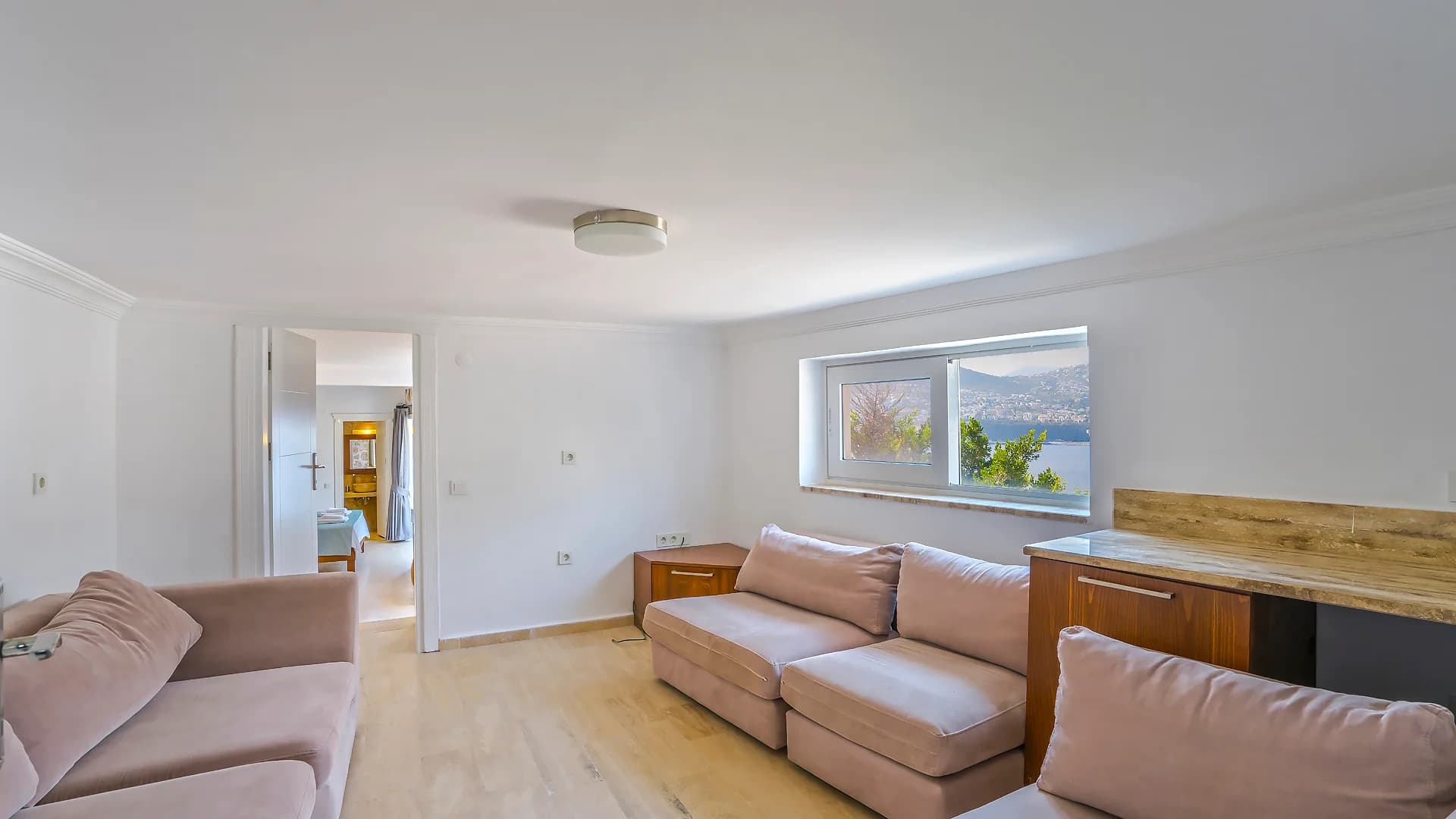 Villa Mavella 44