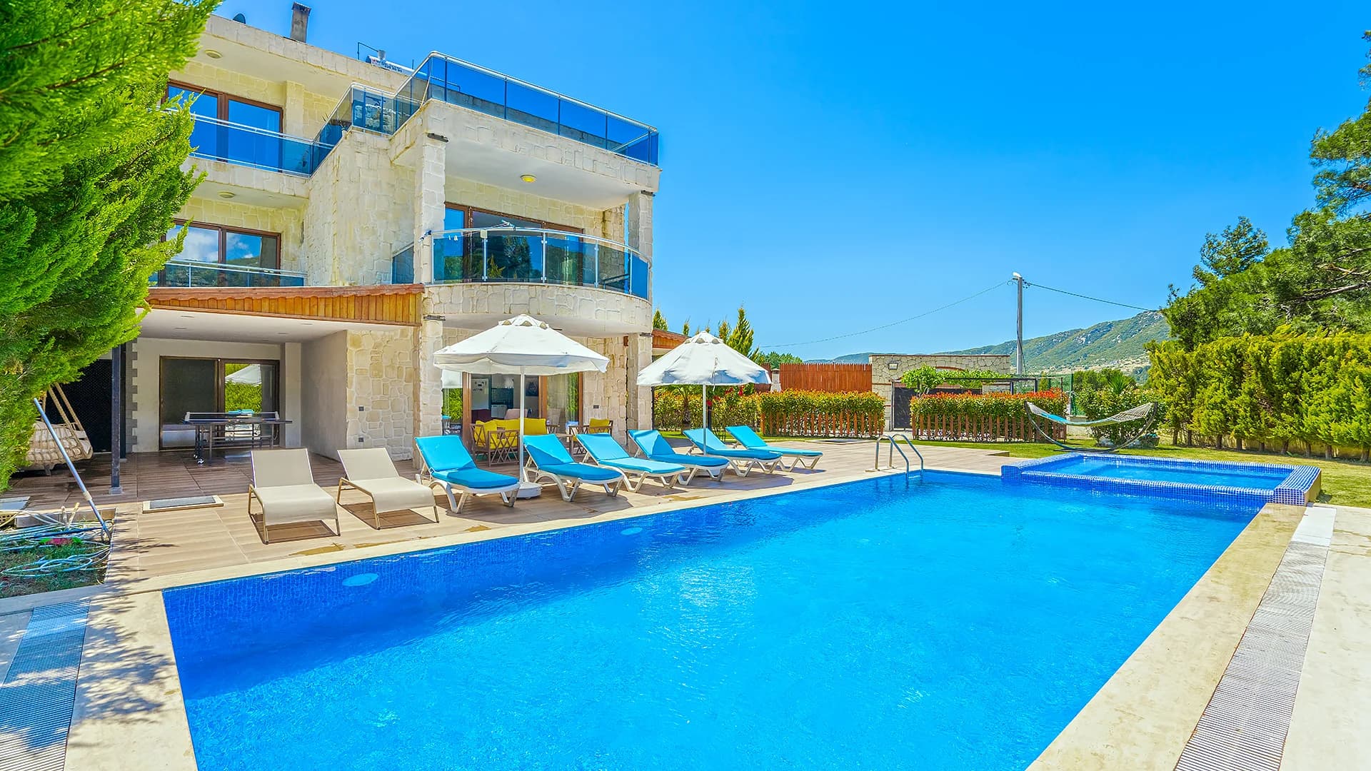 Villa Palace 1