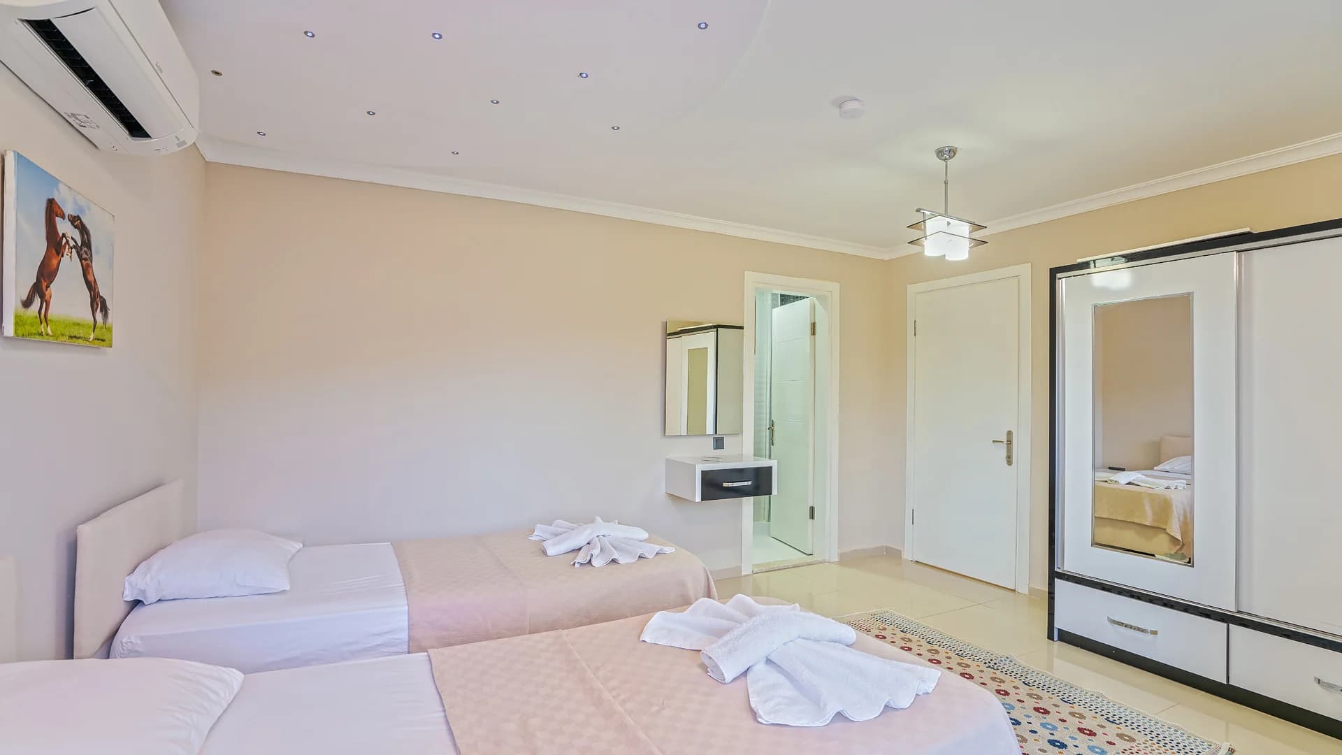 Villa Palace 40