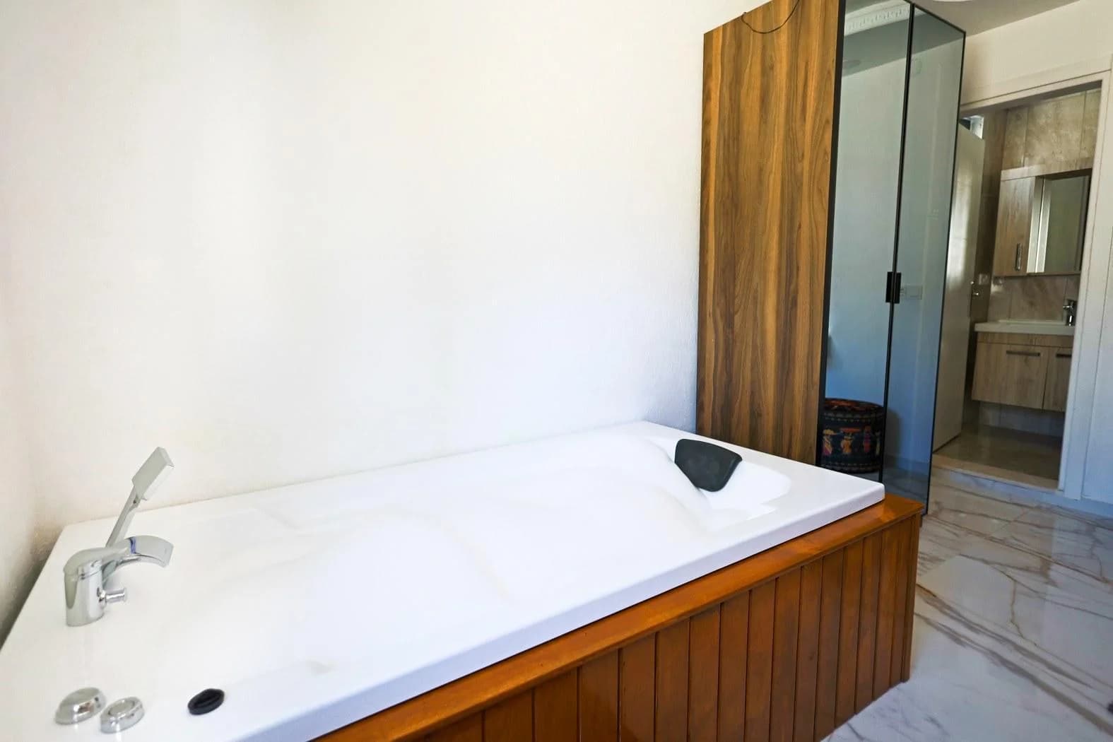 Villa Silver 24