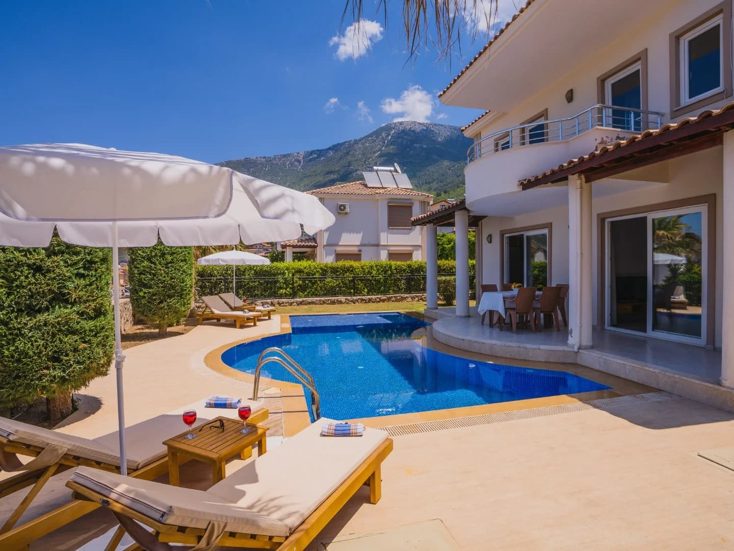 Villa Royce 14 4