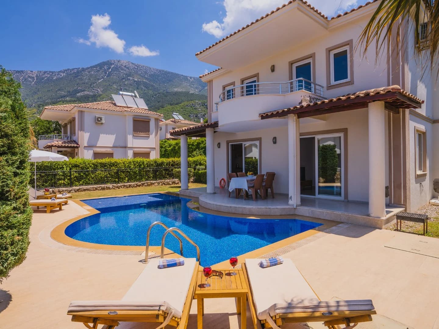 Villa Royce 14 9