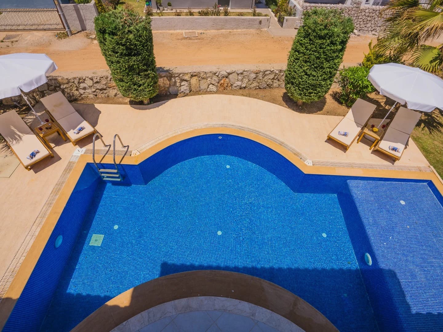 Villa Royce 14 10