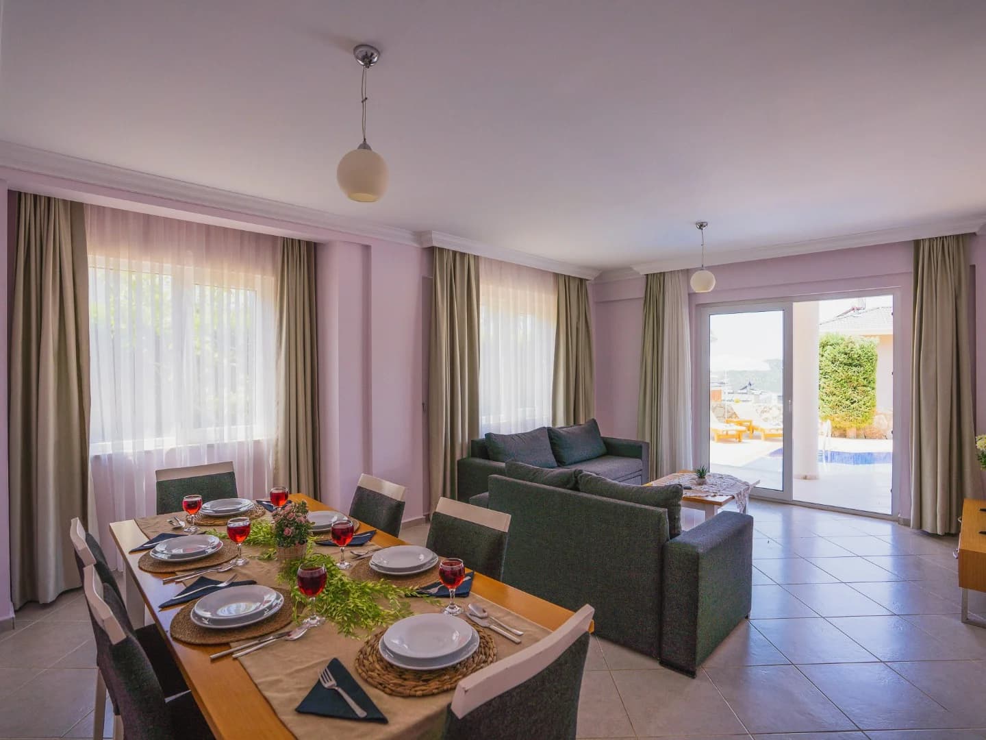 Villa Royce 14 13