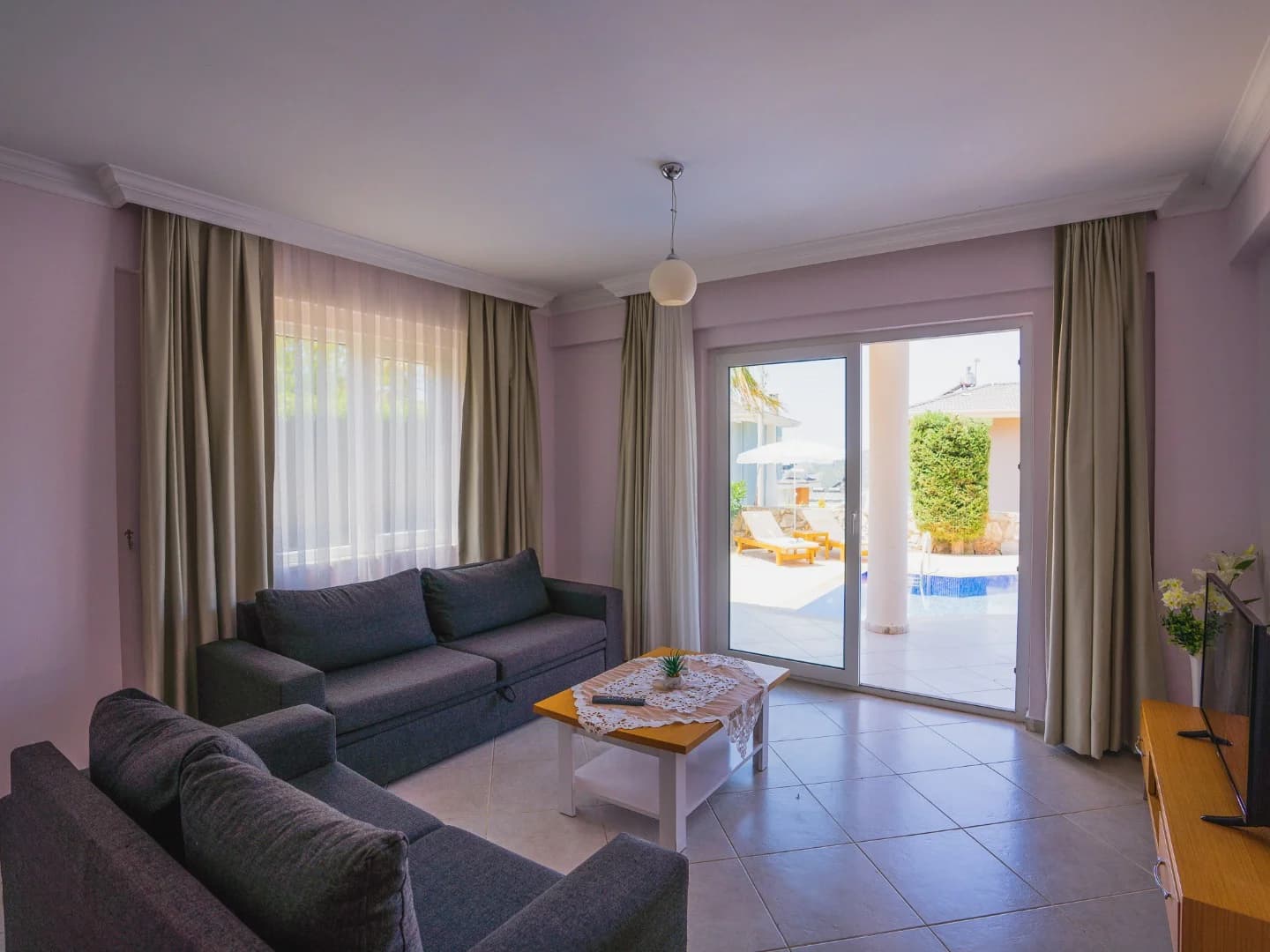 Villa Royce 14 16