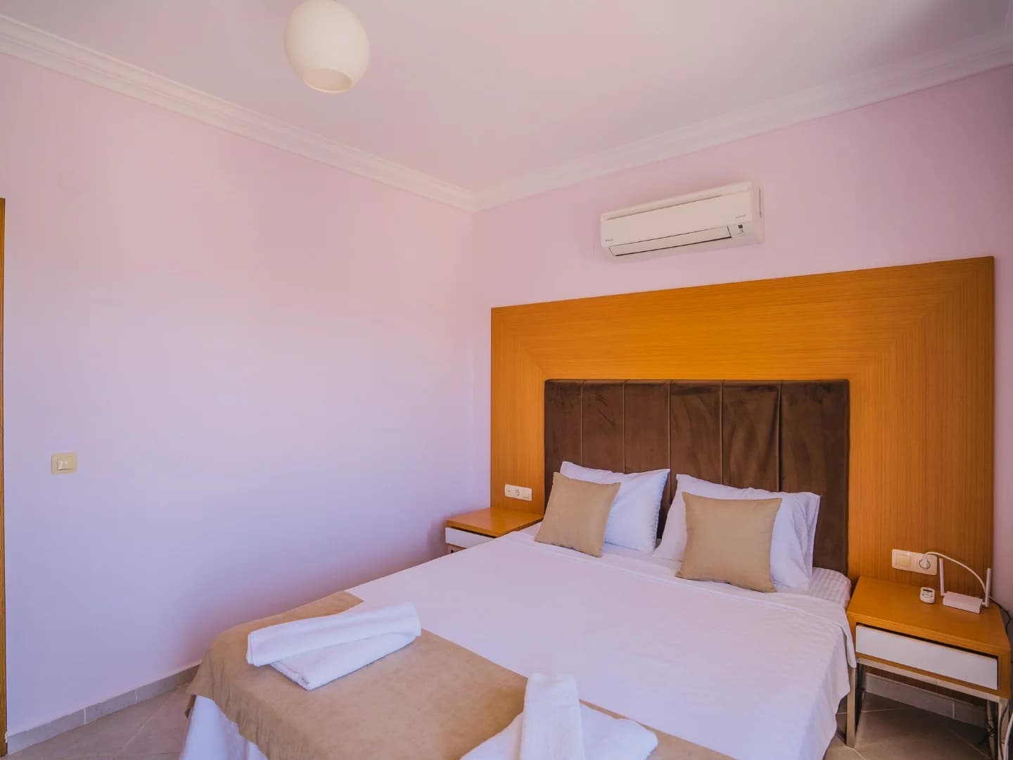Villa Royce 14 23