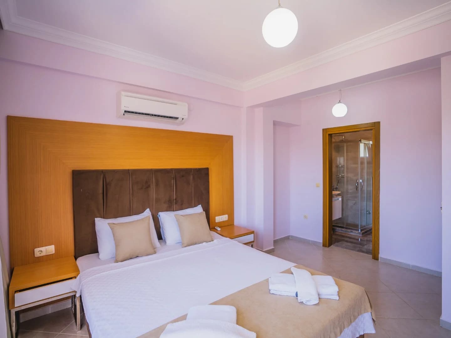 Villa Royce 14 25