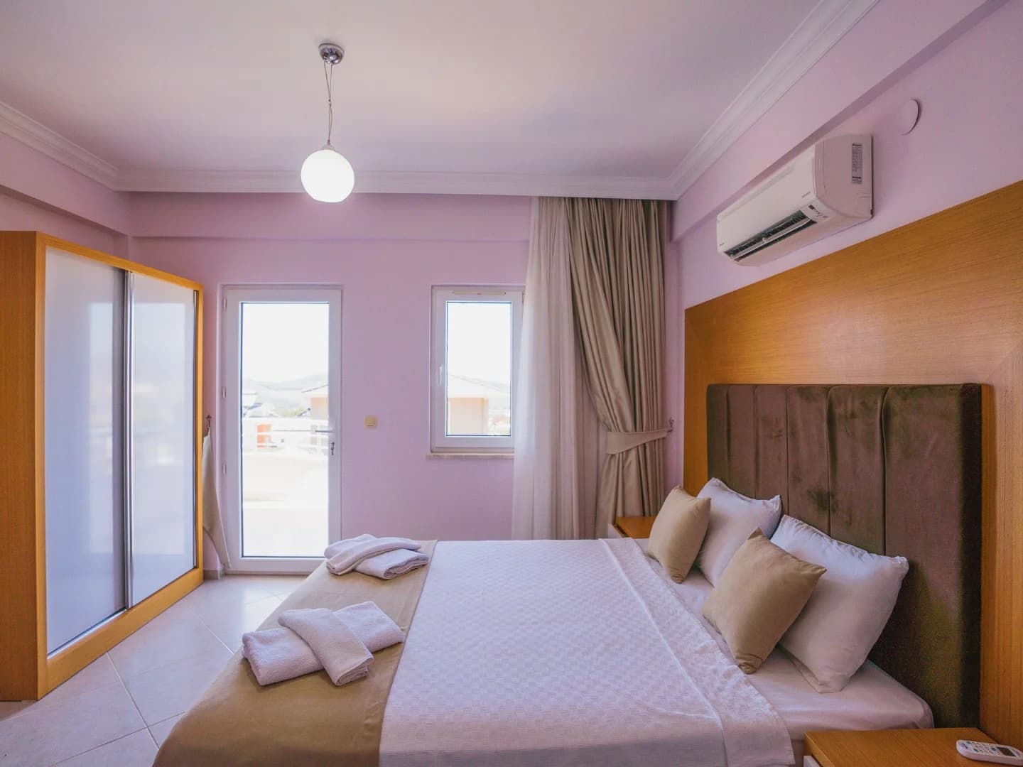 Villa Royce 14 27