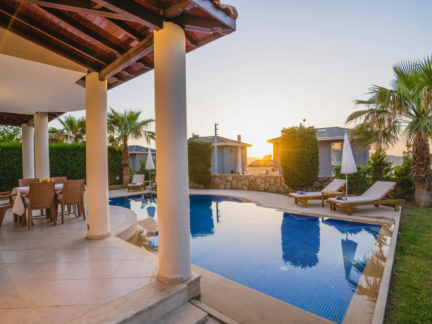 Villa Royce 14 30