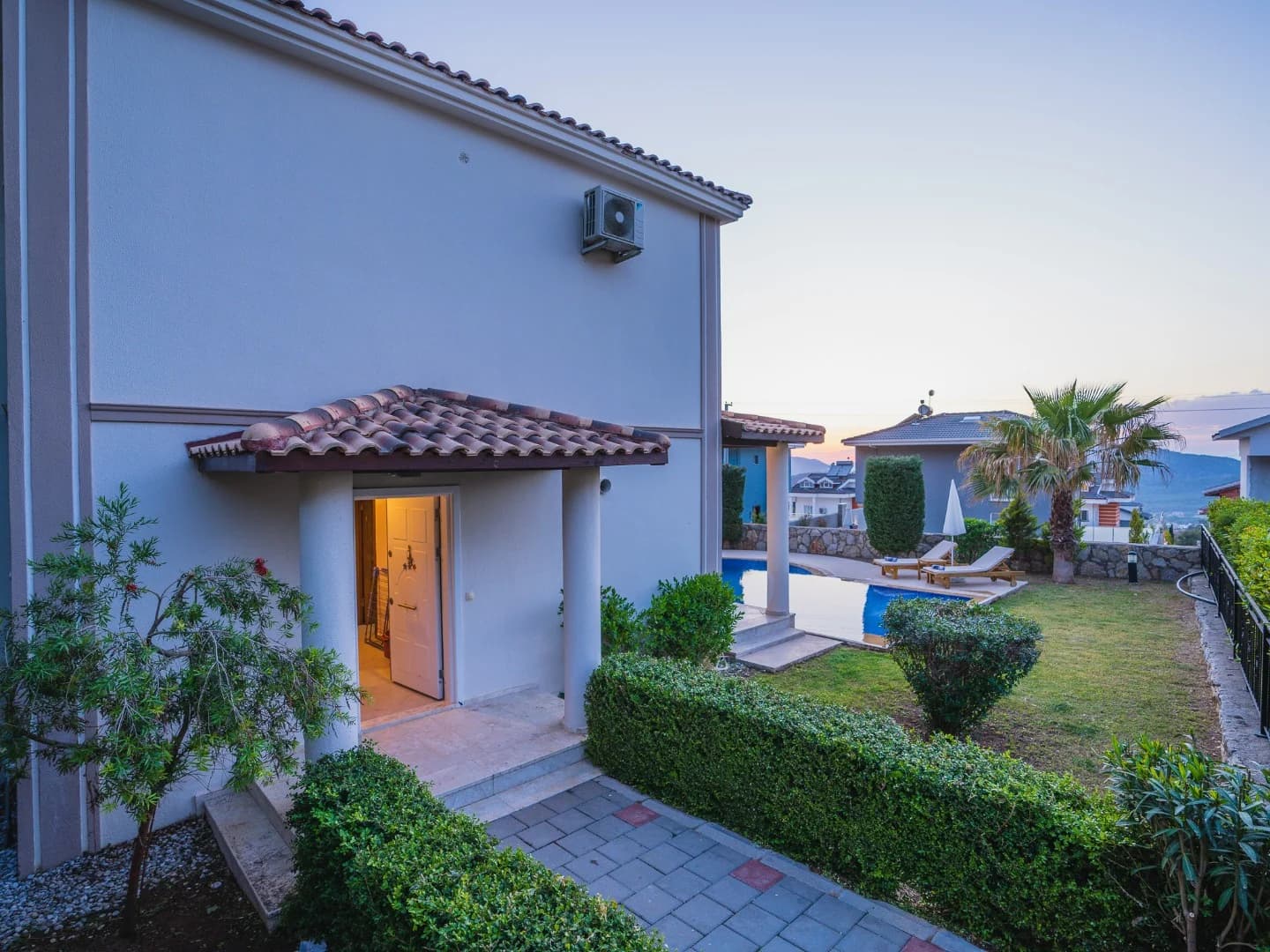 Villa Royce 14 31