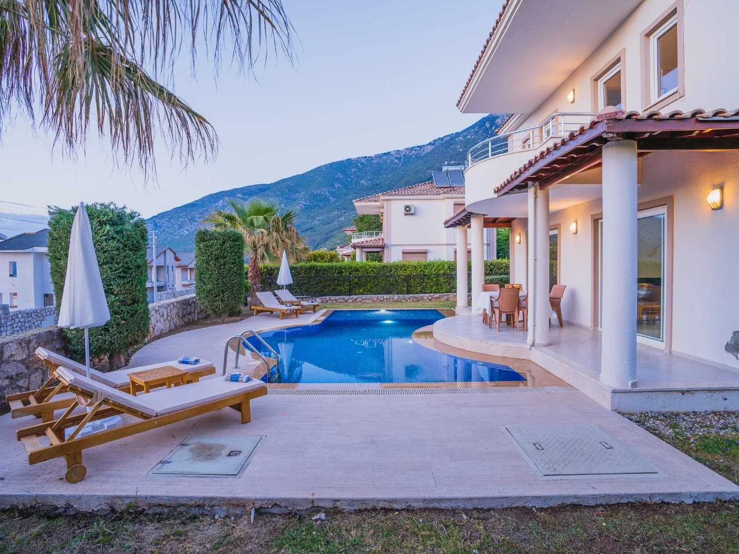 Villa Royce 14 38