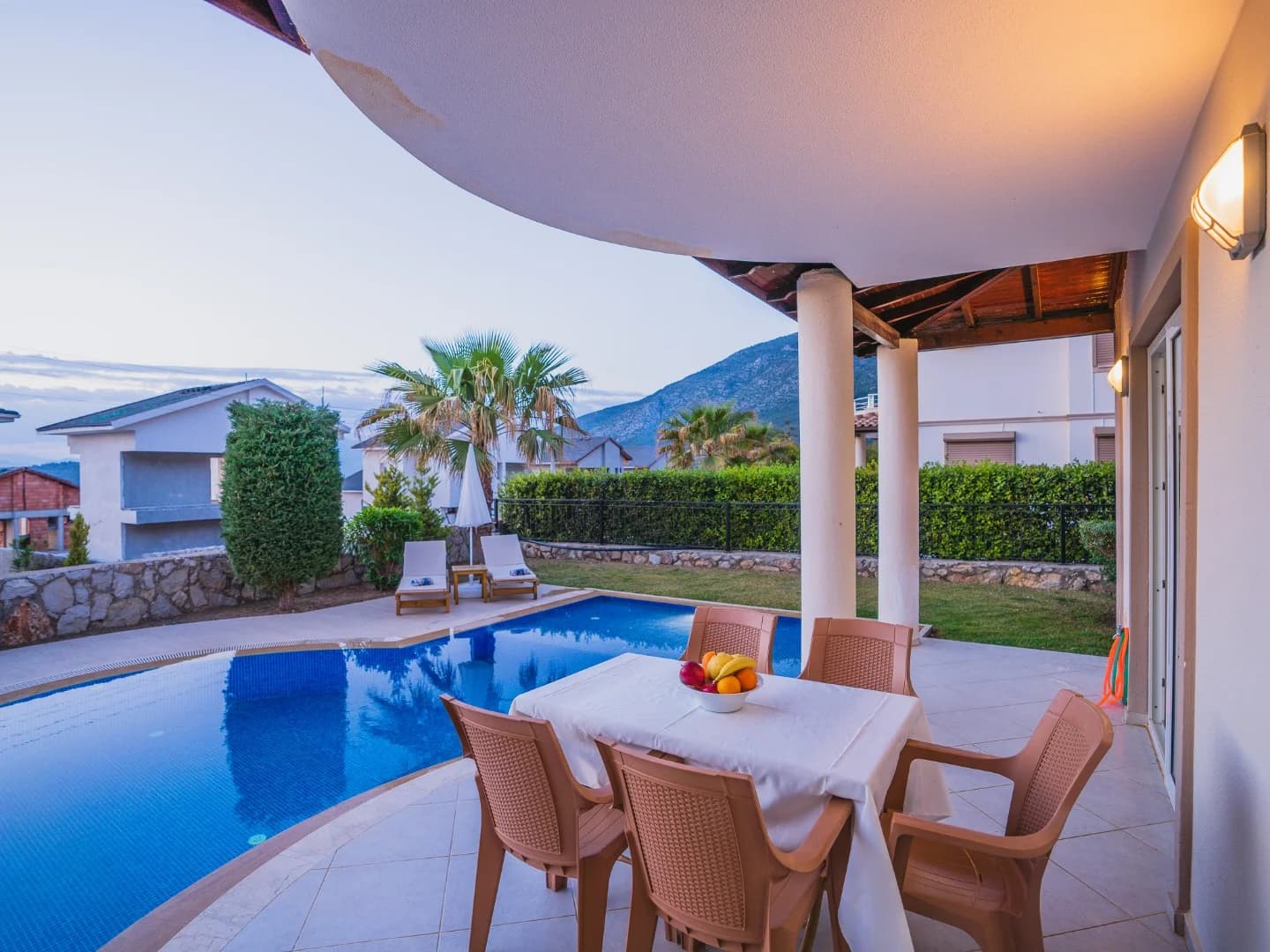 Villa Royce 14 39